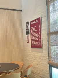 🥢✨ รีวิว Lonlon Local Diner – สาทร 🍽️🏮