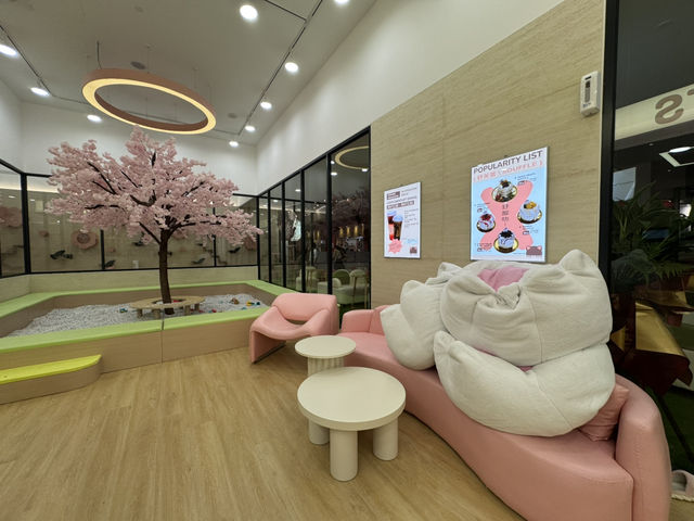 🐾 Kids X Cats Cafe — Fluffy Friends & Playful Vibes