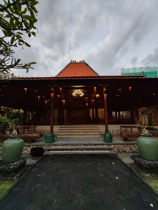 A Sunset Feast by the Sea — Grand International Dining at Taman Bhagawan