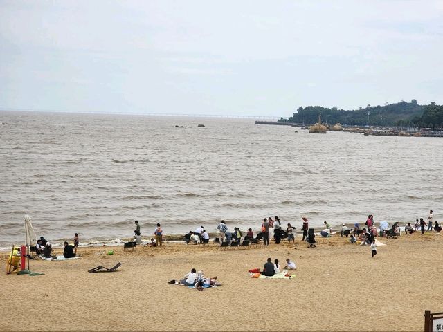 “Zhuhai Seascape: Coastal Grace & Island Tranquility”