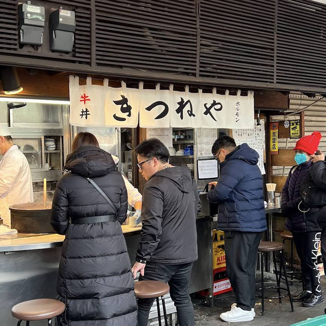 【東京/築地🇯🇵】ホルモン好きにはたまらない💛きつねや