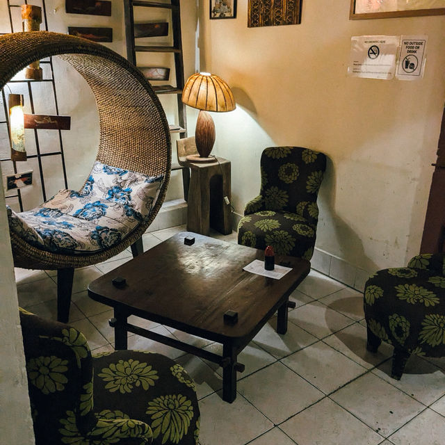คาเฟ่แอนบาร์ในเมืองฮานอย  Nola Cafe & Bar