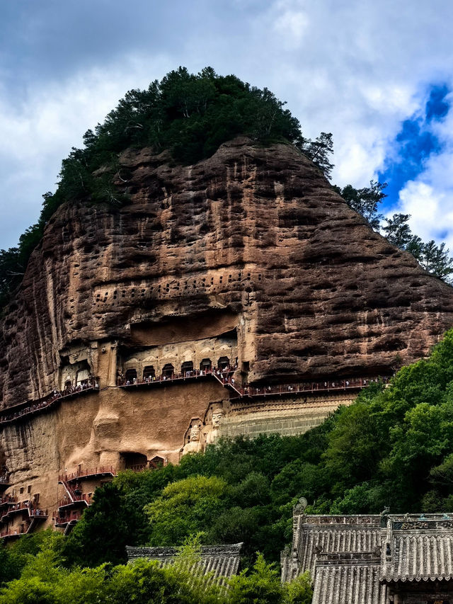⛰️ Buddhist Art in the Cliffs — Maijishan Grottoes (麦积山石窟) ⛰️ Buddhist Art in the Cliffs — Maijishan Grottoes (麦积山石窟)