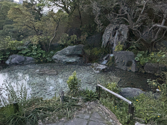 富山城跡：美麗水中倒影的歷史遺跡