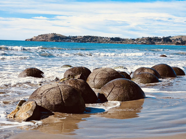 Stones from the Sea: My Solo Trip to the Moeraki Boulders