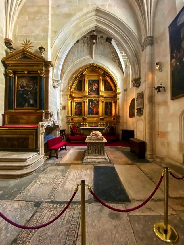⛪ Burgos Cathedral – Gothic Splendor in Northern Spain