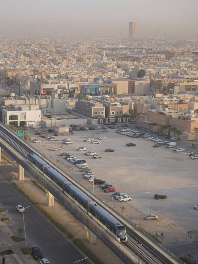 🌄Riyadh Desert Cityscape: Where Ancient Sands Meet Urban Lights 🏜️🌆