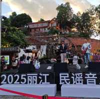 Strolling Through the Enchanting Lijiang Old Town 