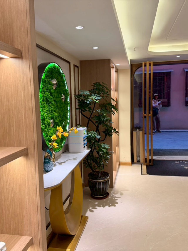  🏨 รีวิวโรงแรม Vienna Sanhao Hotel – สาขา ถนนคนเดิ