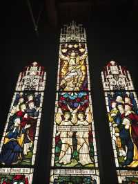 日光映照絢麗宗教藝術