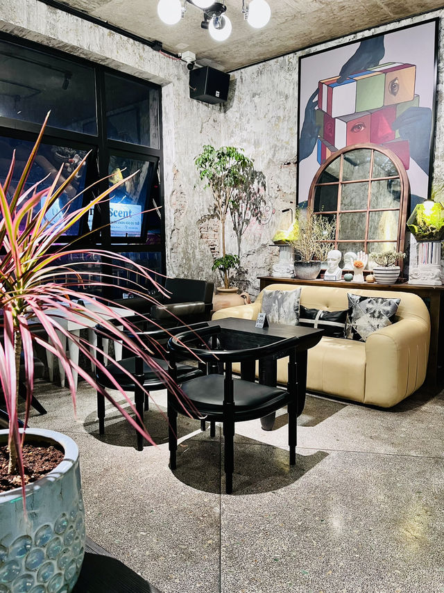 The XX Coffee Bar: Hanoi’s Stylish Sip & Chill Spot🇻🇳☕️ The XX Coffee Bar: Hanoi’s Stylish Sip & Chill Spot🇻🇳☕️