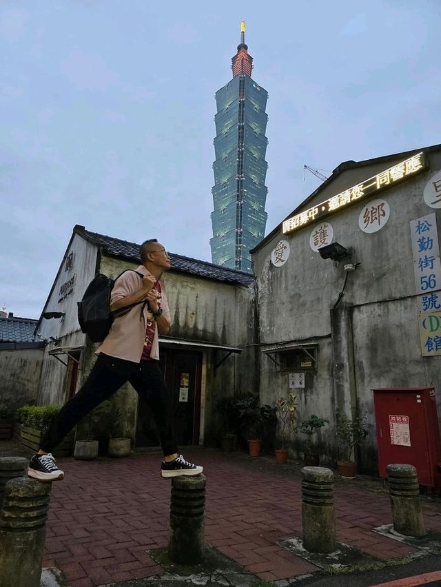Golden Hour Stroll at Taipei 101: Sunset Vibes & Insta-Worthy Moments 🌇✨ Golden Hour Stroll at Taipei 101: Sunset Vibes & Insta-Worthy Moments 🌇✨