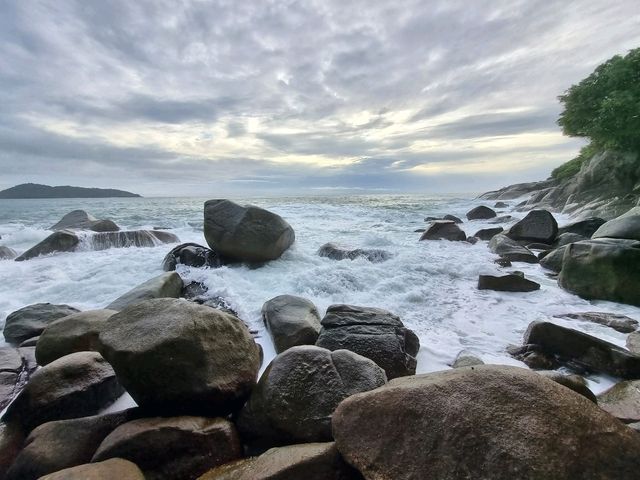 Karon Beach's Dreamy Sunset Vibes in Phuket 🌅✨