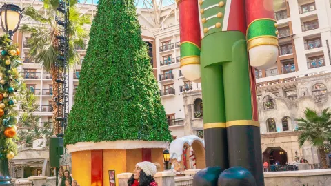 Free Things to do at Gaylord Texan Christmas — traveler post in Grapevine