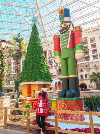 กิจกรรมฟรีที่น่าสนใจในงานคริสต์มาสที่ Gaylord Texan