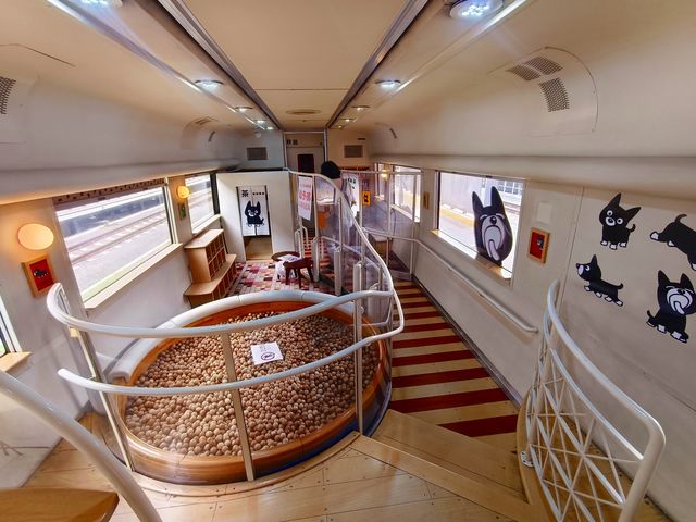 Aso Boy รถไฟท่องเที่ยวขวัญใจเด็ก ๆ 