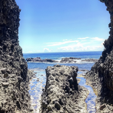 海の波が刻んだアーチの秘境－花蓮石門洞 | Trip.com 花蓮