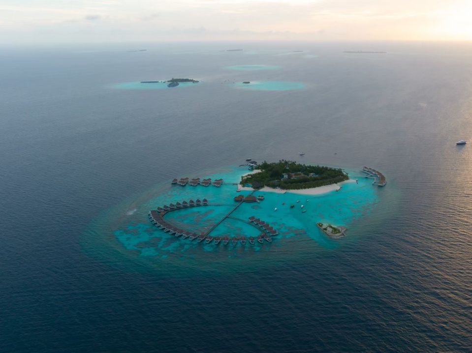 モルディブの海に浮かぶ癒しのリゾート、絶景と透明な海。 | Trip.com