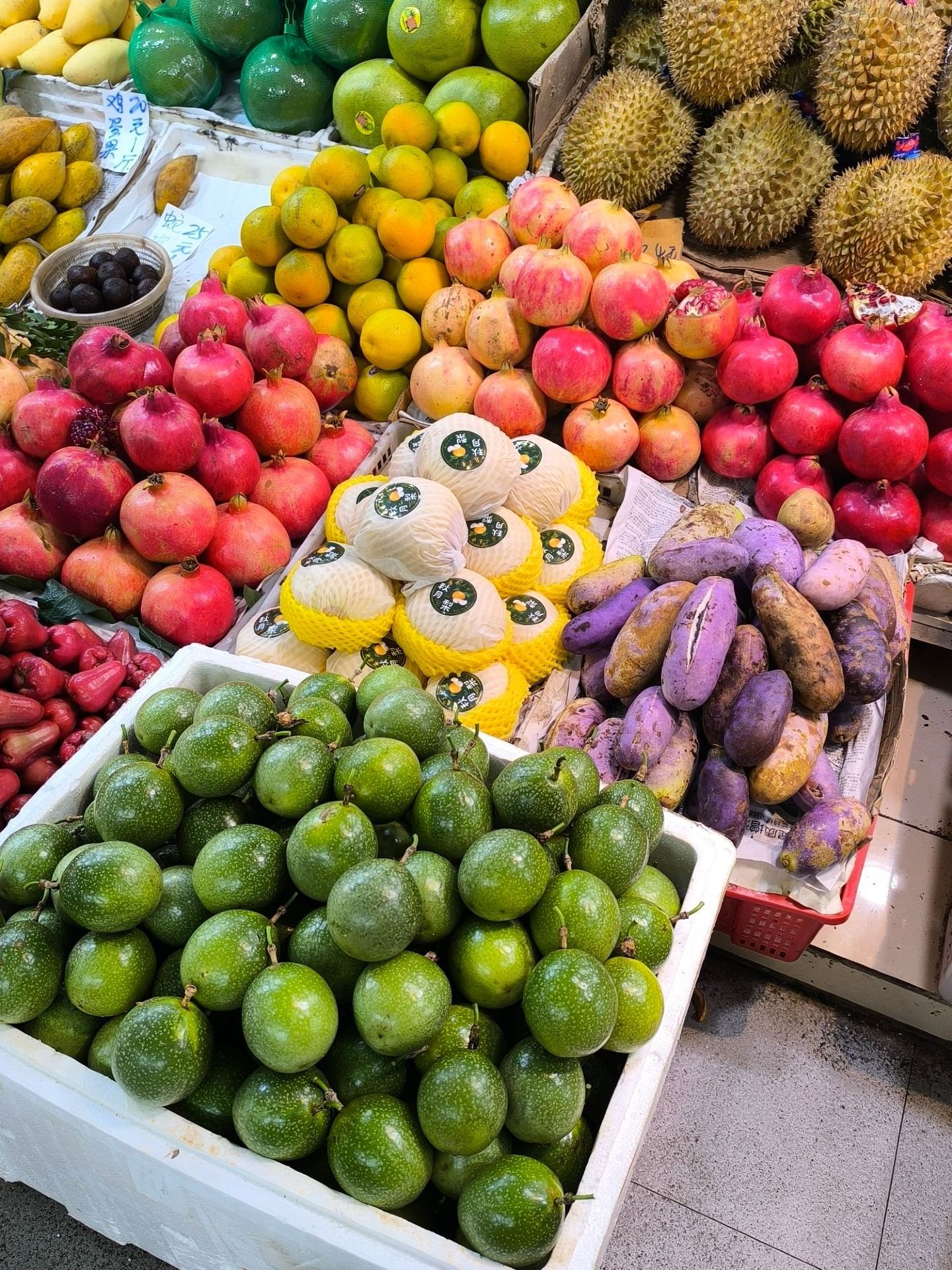 [Mangshi - Gourmet Stroll] The vibrant energy of the tropics and the rich local food culture explode! "Da Cai Jie," the local kitchen.