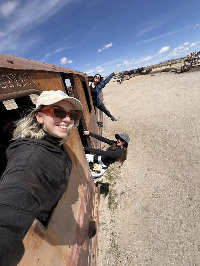 Visiting Train Cemetery in Uyuni 🇧🇴