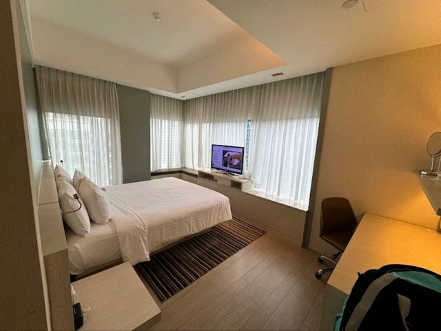 “Urban Oasis: Personalized Luxury & MRT-Connected Convenience”