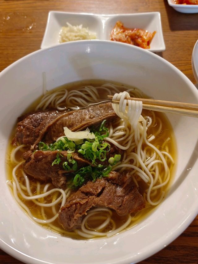 台北松山美老，老楊在二樓私宅牛肉麵