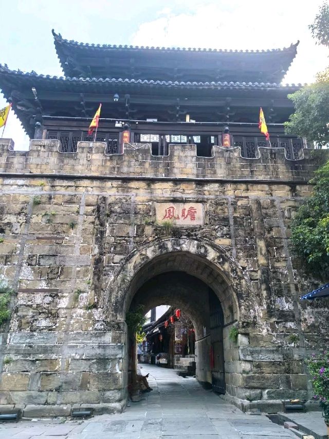 古鎮漫步體驗穿越千年歴史 古鎮漫步體驗穿越千年歴史
