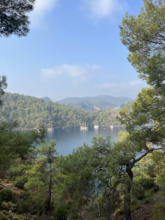 Brisk walks near the waters of Fethiye 😍