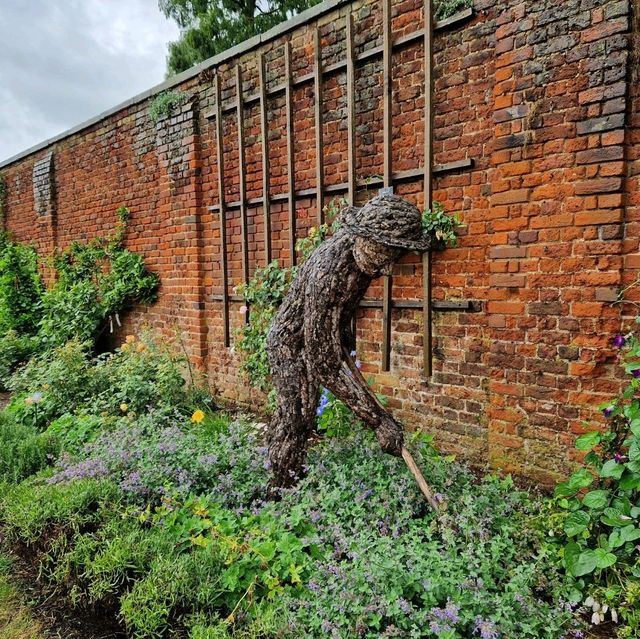 The gardens at Hampton Court