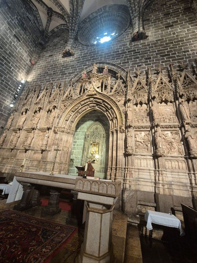 Els Secrets de la Catedral: From Gothic Grace to the Holy Grail