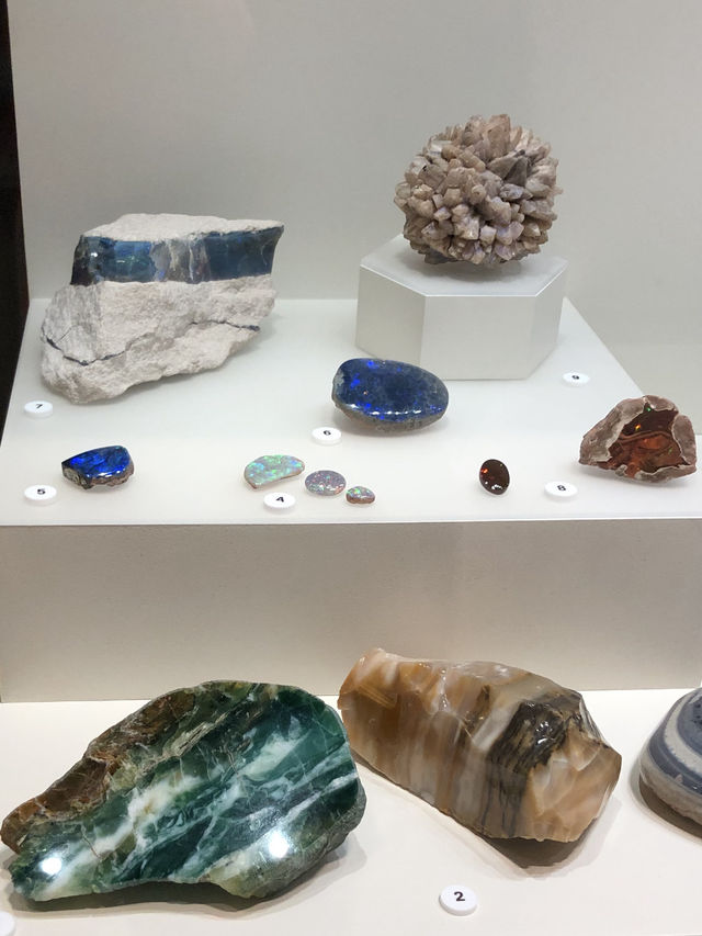 💎 Step Into a World of Sparkle at the Australian Museum, Sydney 💫