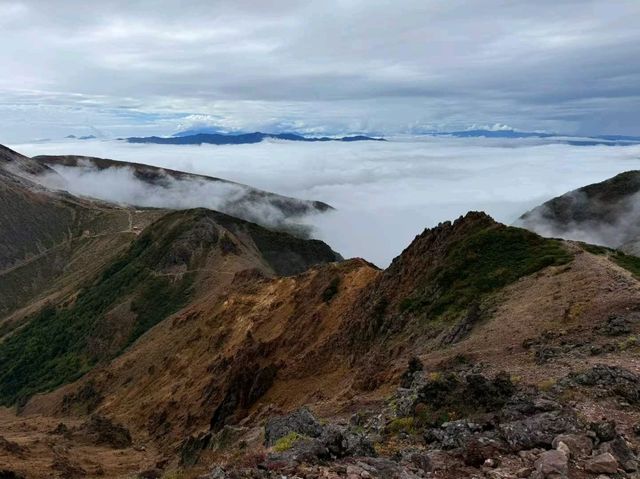 🔥 Journey Above the Clouds: Conquering Mount Nasu’s Fiery Peaks & Hidden Shrines 🌋☁️