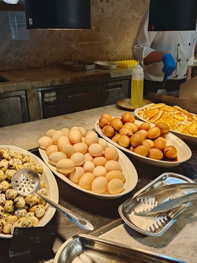 [Хайнань] Завтрак в отеле Holiday Inn Resort Sanya Bay