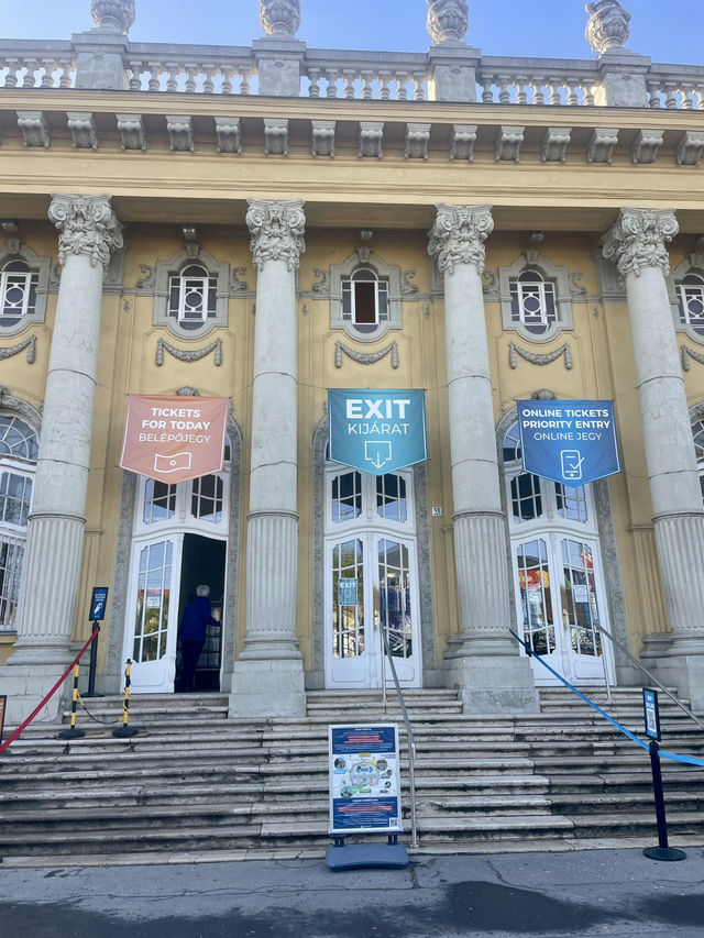 Warm Up This Autumn at Széchenyi Thermal Bath