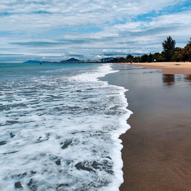 'Fall'ing In Love With an Island | Sanya