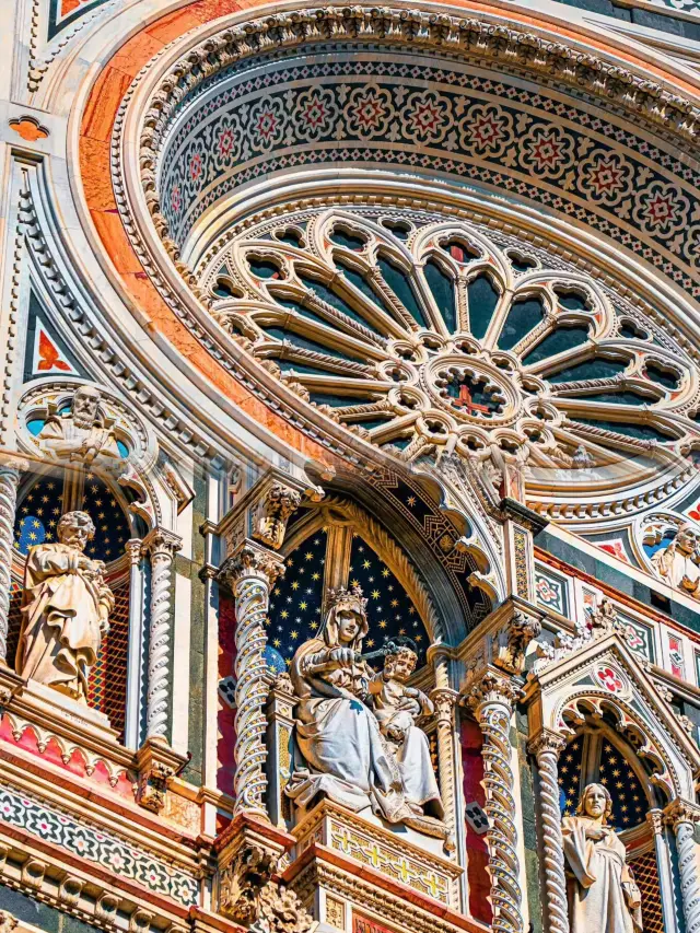 Architectural details of the Cathedral of Santa Maria del Fiore|||