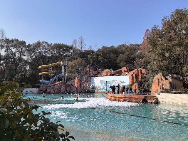 武漢周邊泡湯，應城湯池溫泉，百餘個池子，還有溫泉海浪太贊了！