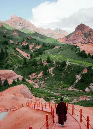 This is not abroad, it's the newly opened magical world in Western Sichuan