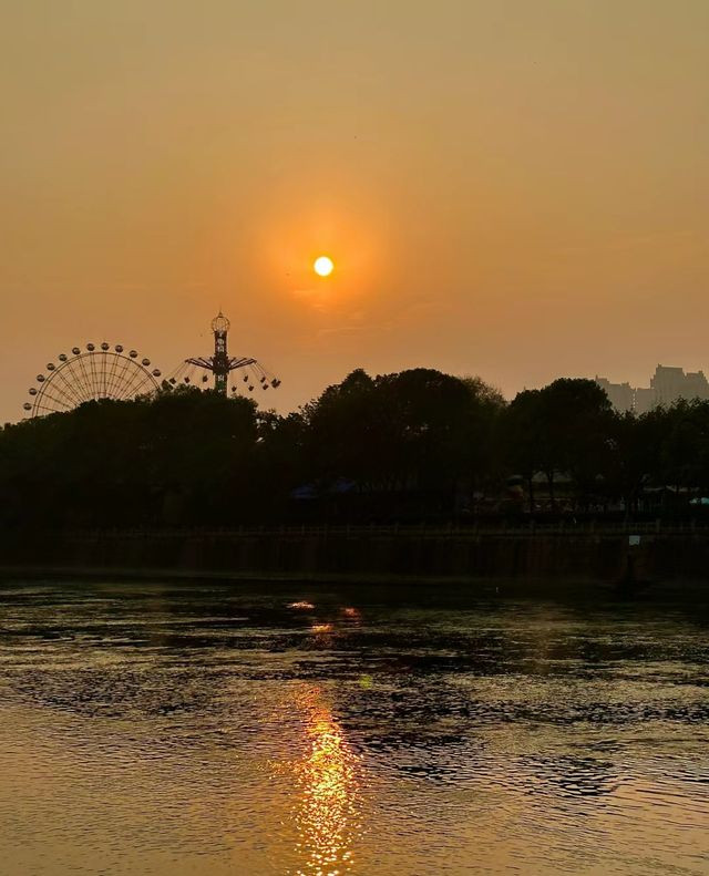 接下來的南湖公園，是這樣的