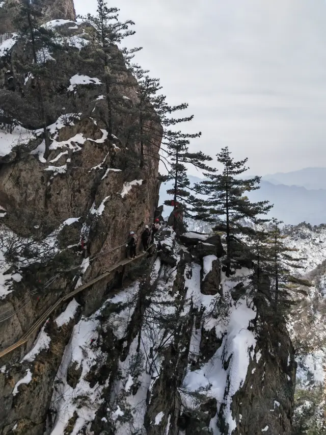 The precipitous plank path of Mount Laojun