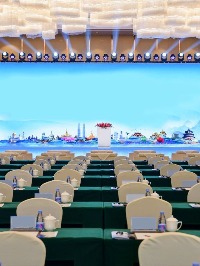 🌟 Beihai Bliss: Furama Hotel's Seaside Splendor 🌊🏨