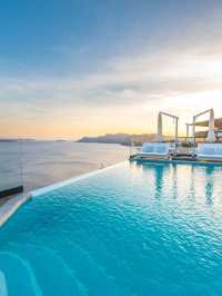 🌅 Santorini Secrets: Spa Luxury & Suite Dreams 🛎️