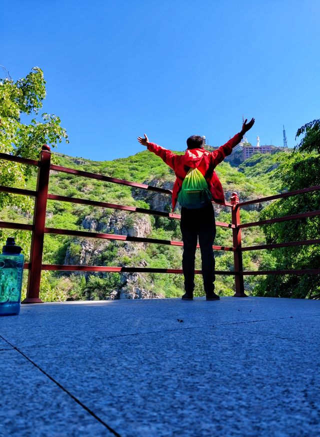 朝陽鳳凰山 倒坐觀音洞