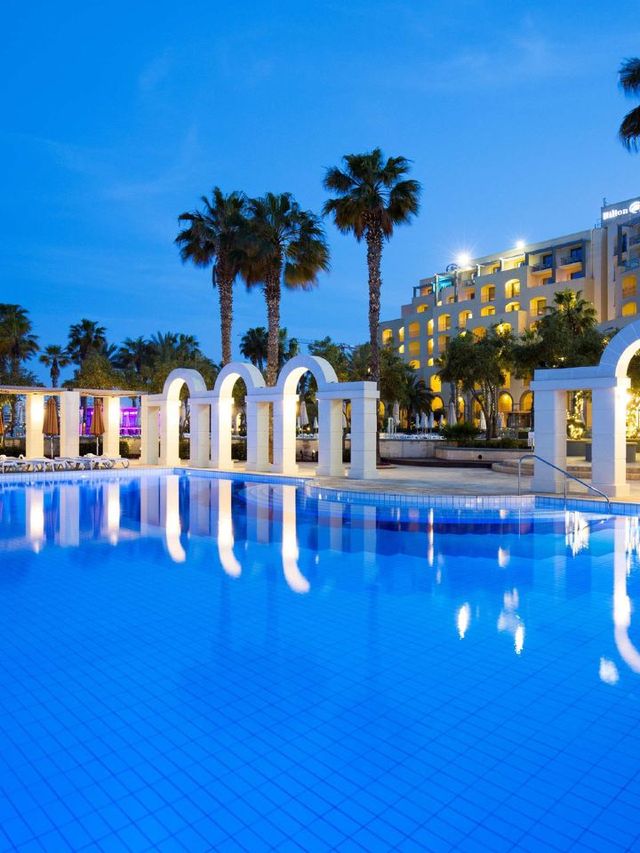 🌟 Malta Marvels: Hilton's Seaside Serenity & Service 🌟