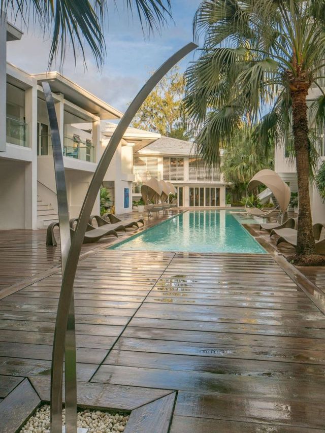 🌴 Boracay Bliss: Top Beachfront Stay! 🏖️✨