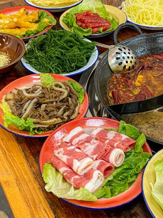 위치를 공개하지 않으면 이곳이 잔장에 있다고 누가 믿겠습니까!