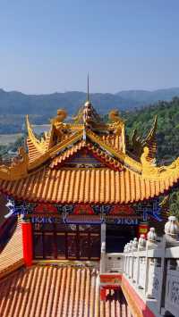 隱藏於東莞大嶺山鎮的一座雄偉壯觀的寺院。