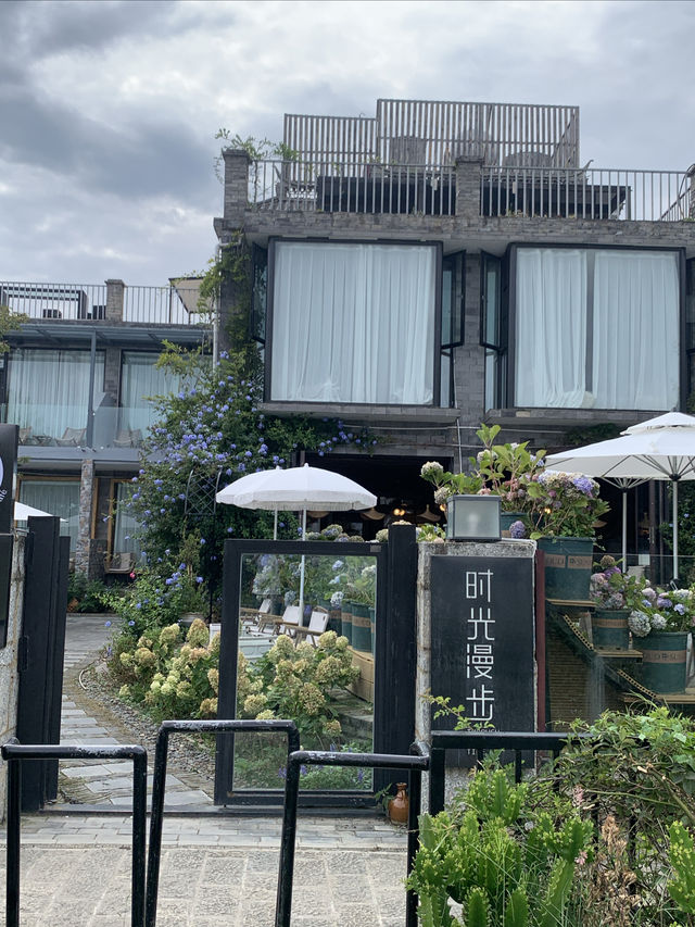 洱海邊的花園民宿—大理時光漫步海景客棧。