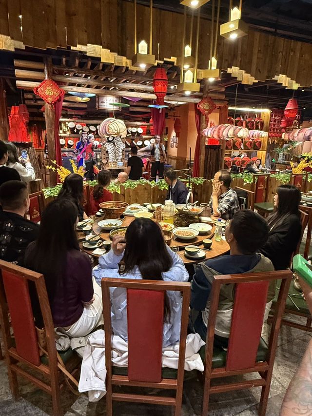 到昆明了！下機第一頓直奔這裡！。