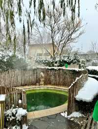 下雪去泡溫泉簡直不要太享受！。